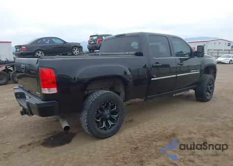 2011 GMC Sierra 2500Hd Denali z USA, uszkodzony, nr VIN 1GT125C84BF210548